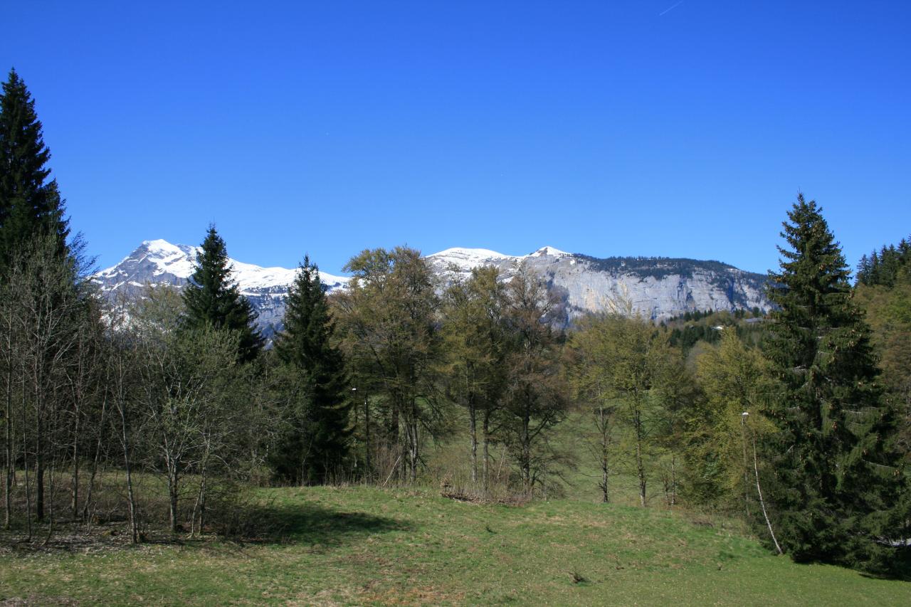 Vue depuis le balcon sur la chaîne des Aravis