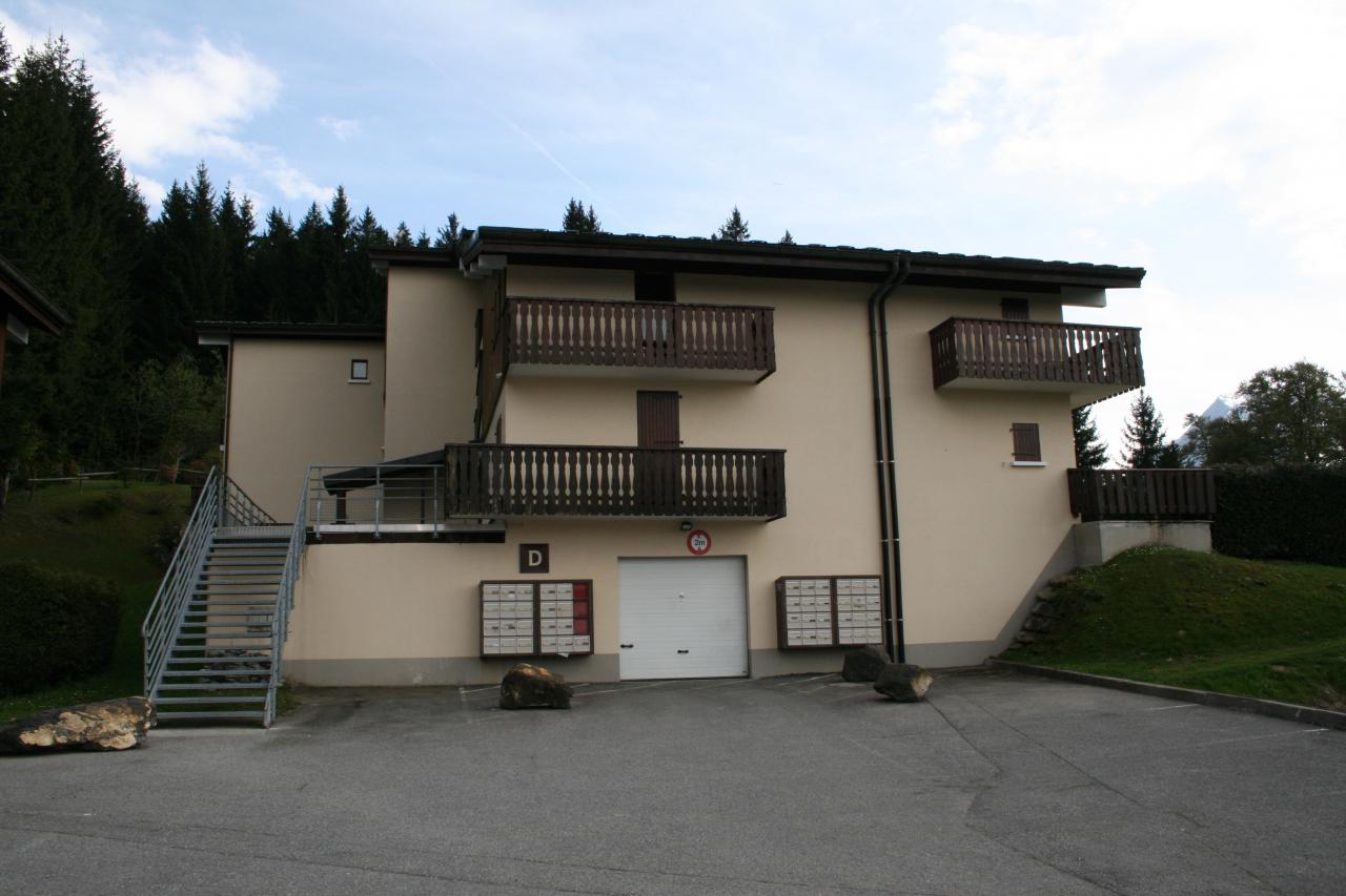 Bâtiment D vue depuis le parking